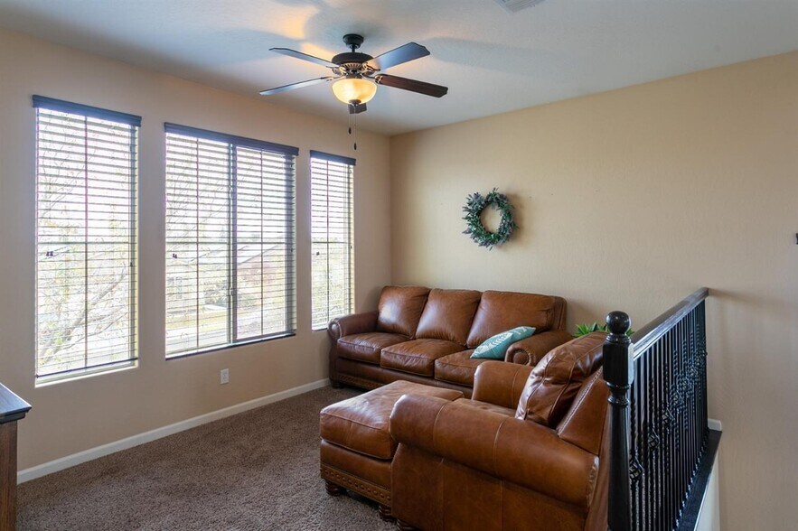 Upstairs Loft Area - 3170 N Leanna Ave