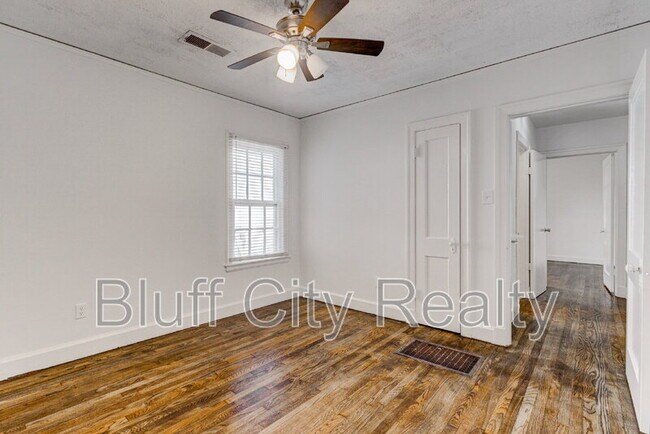 Building Photo - 3573 Spottswood Ave