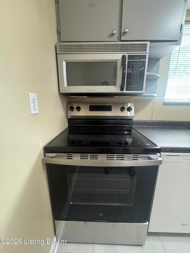 Building Photo - 2708 Riedling Dr