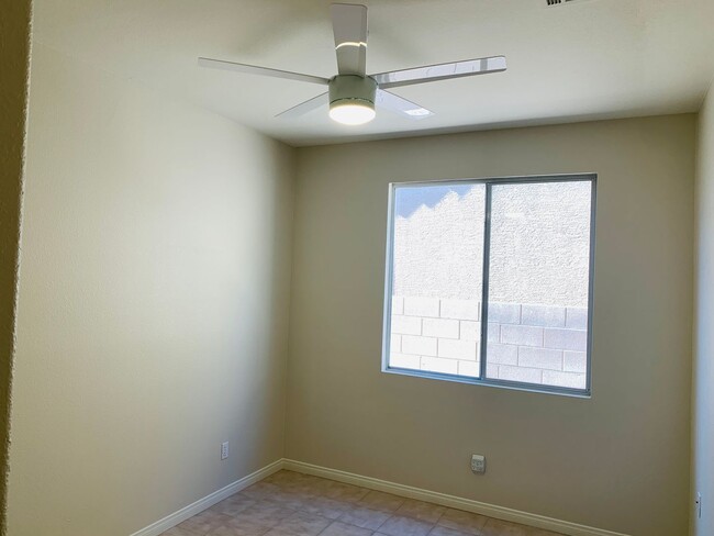 Building Photo - Beautiful home in Green Valley