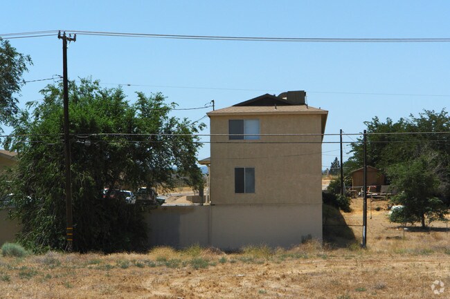 Building Photo - Luxor Apartments