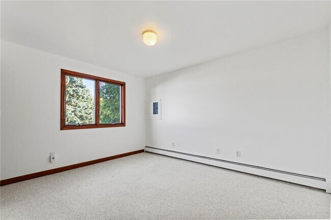 Building Photo - 1 Rodeo Dr