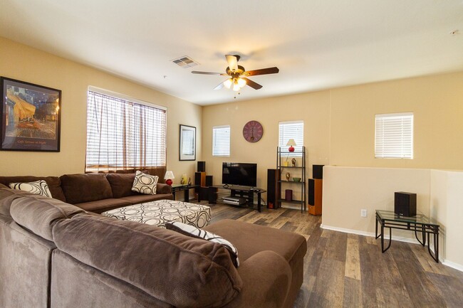 Building Photo - Welcome to Daravante, where this 2-bedroom...