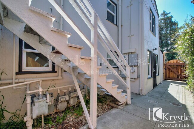 Building Photo - 1340 Farrell St