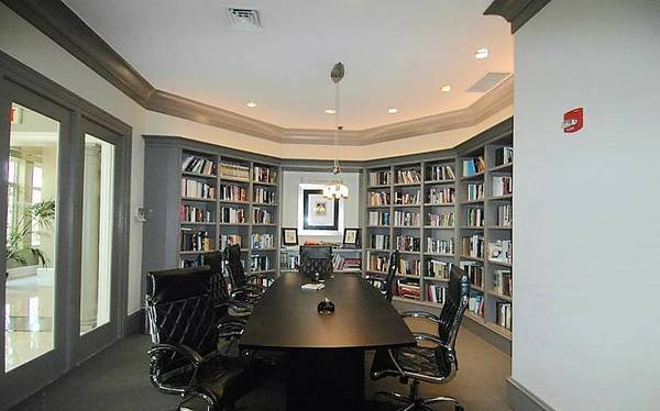 Library/Business Center - 851 N Glebe Rd