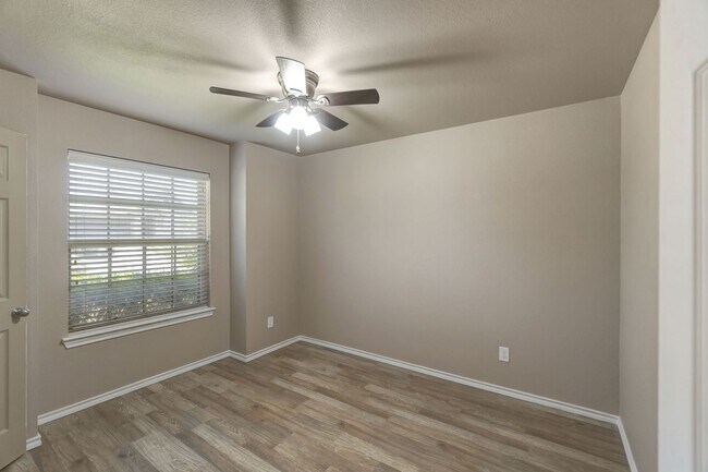 Building Photo - Ready for you to call this one home!