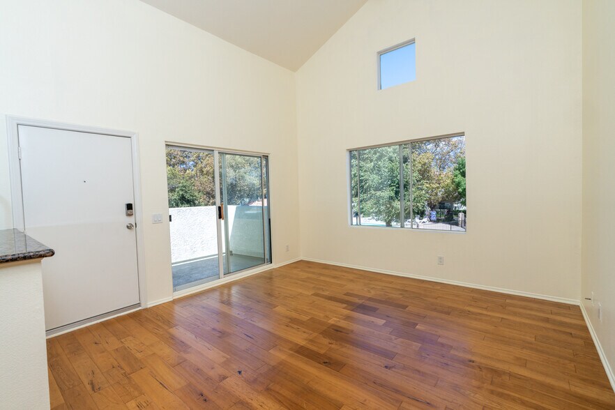 Building Photo - 21314 Nandina Ln