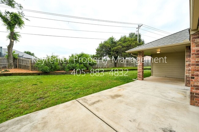 Building Photo - Amazing 4BD/3BTH home with a 3 car garage in the exclusive Cedar Pointe Gated Community!