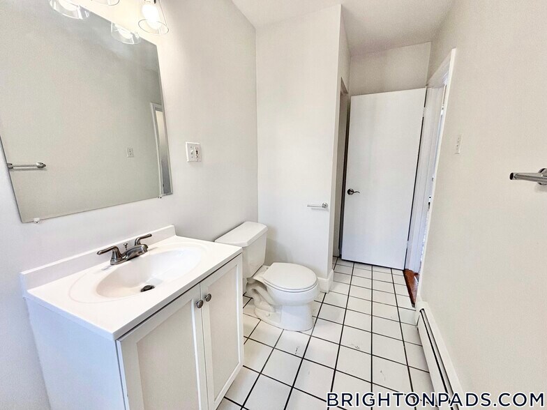 Building Photo - 61 Selkirk Rd