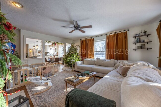 Building Photo - 27 Saw Mill Rd