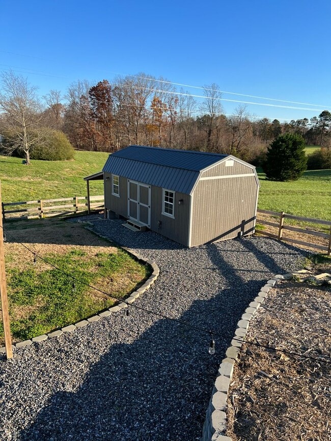 Building Photo - Cool Springs  - 4 BR / 2 BA