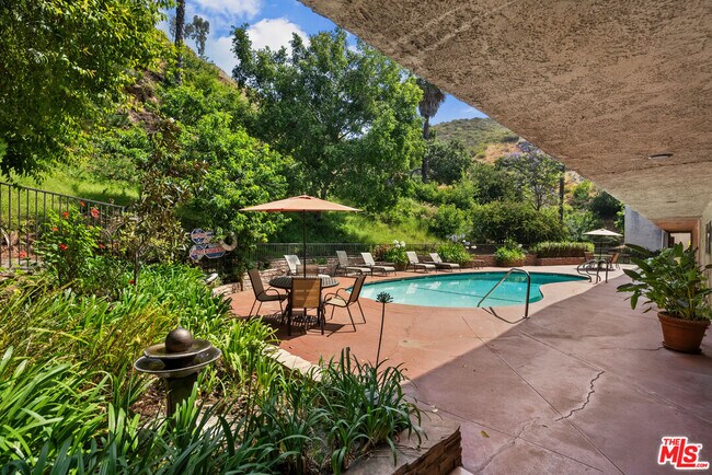 Building Photo - 2700 Cahuenga Blvd