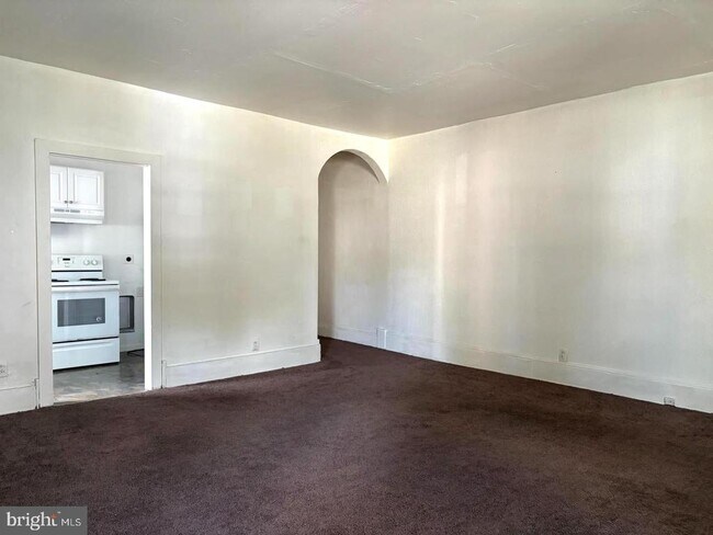 Building Photo - 17 Arbutus Ave