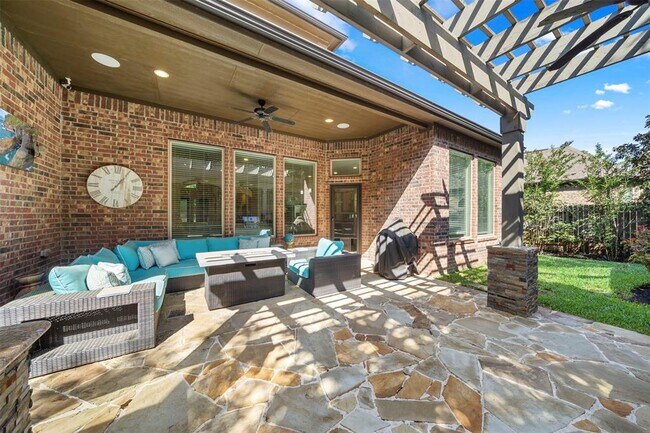 Building Photo - 1923 Graystone Hills Dr