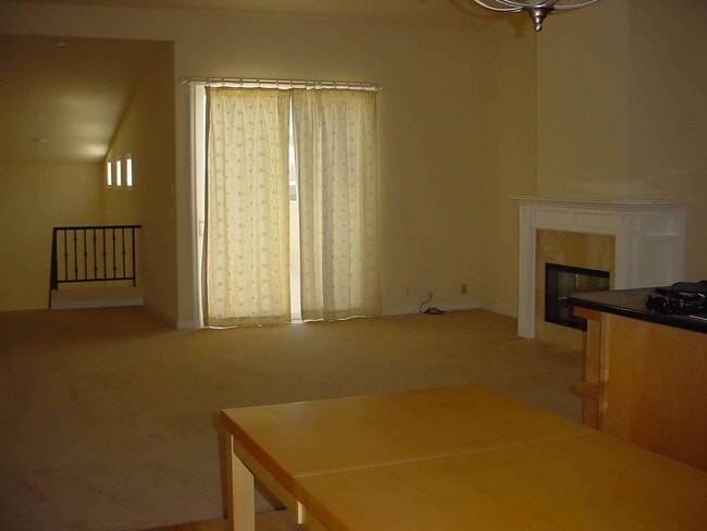 Top floor - 5582 W 190th St