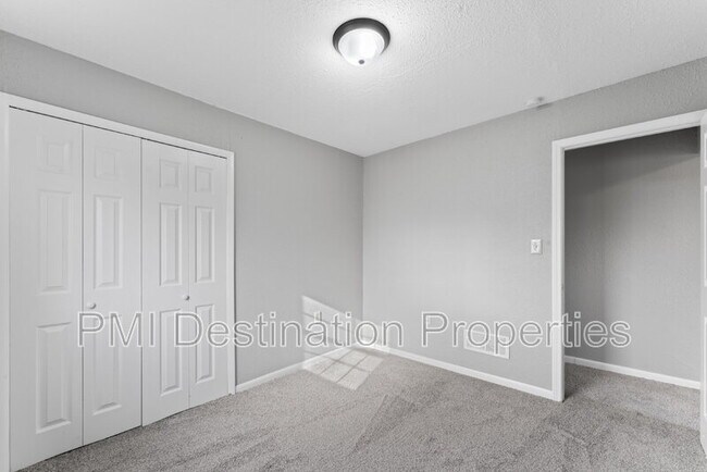 Building Photo - 304 Beech St