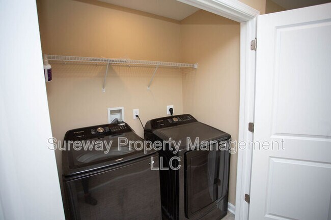 Building Photo - 239 Macoun Way