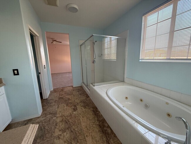 Building Photo - Resort Living at The Lakes Community in Menifee!—5 Bedrooms 3 Baths.