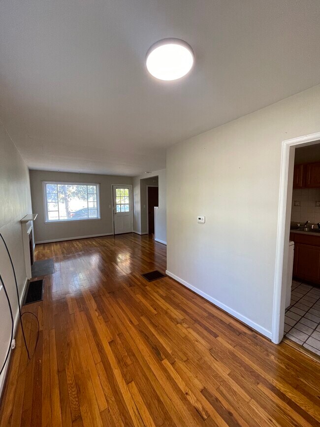 Building Photo - 2563 Medary Ave