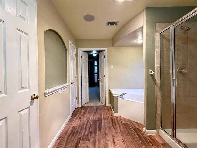 Building Photo - 3916 Bonnie Ln