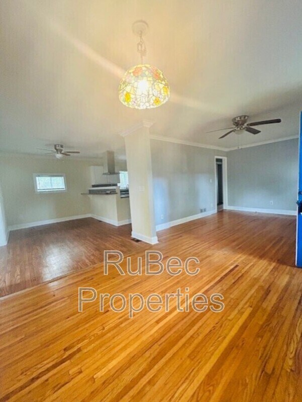 Building Photo - 638 Vanderbrook Rd