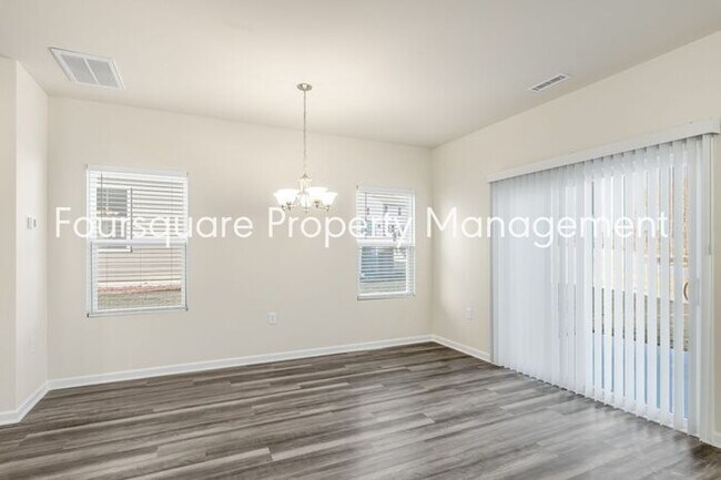 Building Photo - Charming Single-Family Home with Open Floor Plan, Spacious Loft & 2-Car Garage – Convenient to Fu...