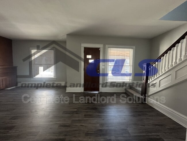 Building Photo - 2206 N 11th St