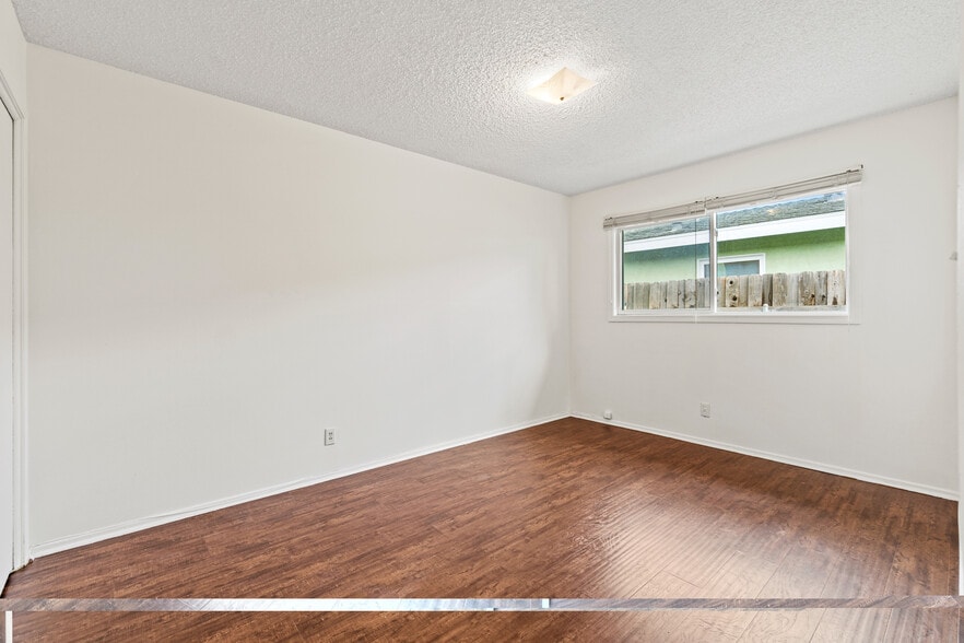 Building Photo - 3341 Porter Ln