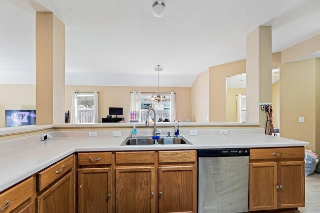 Building Photo - 1206 Parker Pl