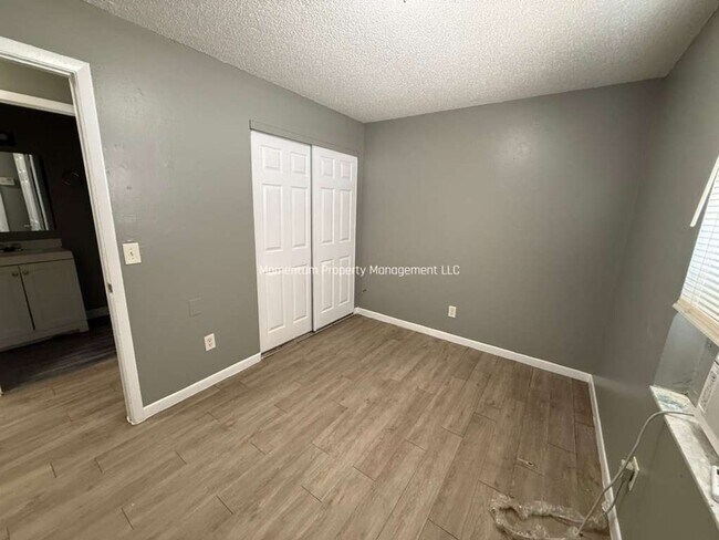 Building Photo - 8218 N Elmer St