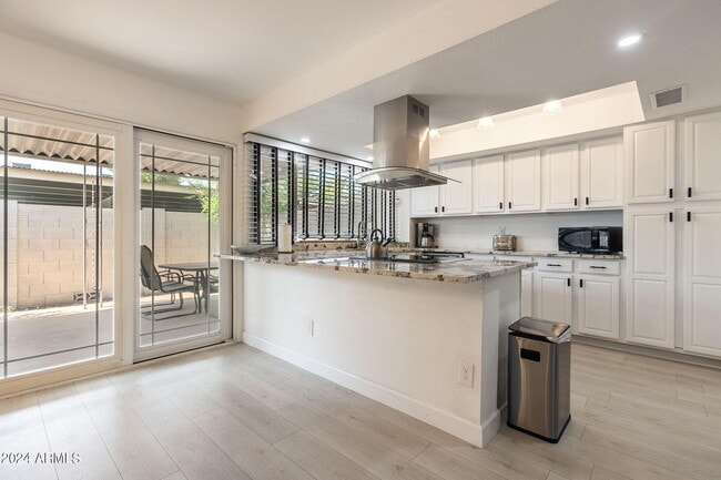 Building Photo - 4004 N Granite Reef Rd