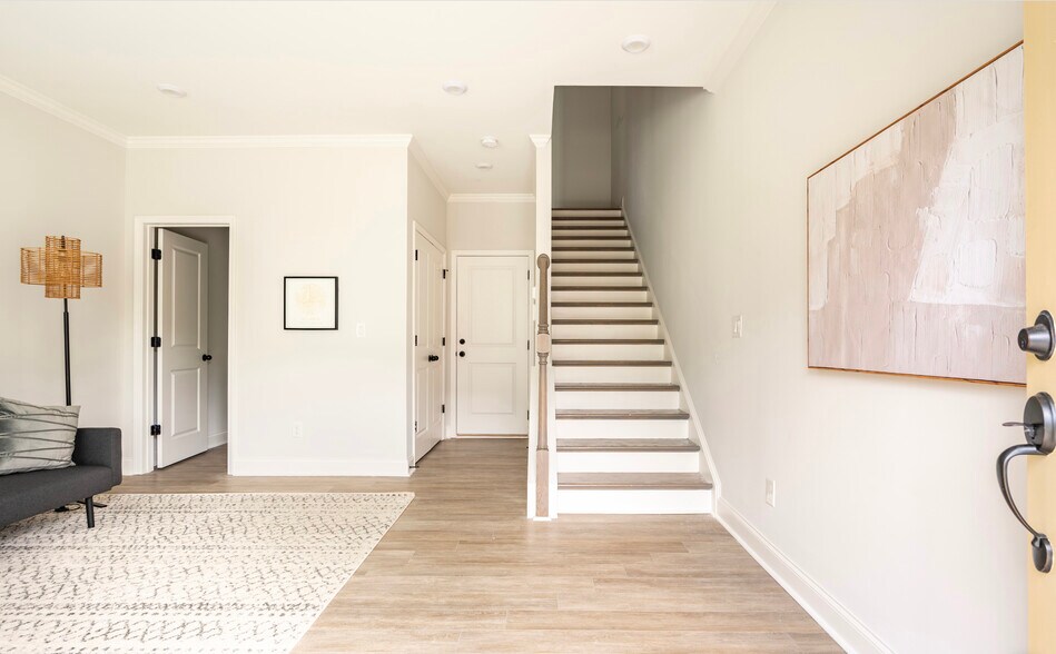 Front Door Entry View - 2643 Creekside Dr NW