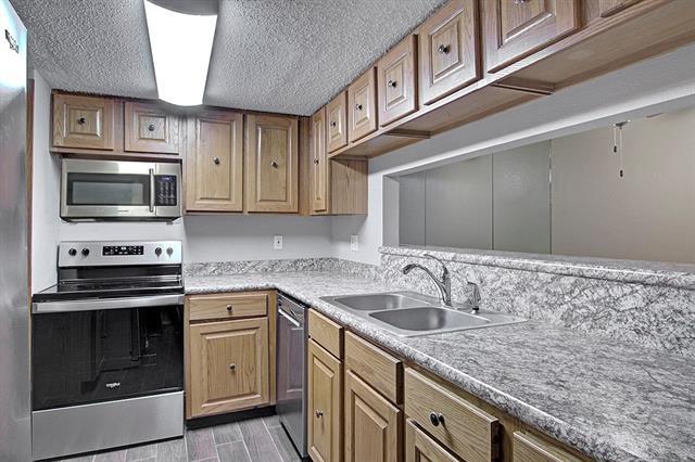Building Photo - 2106 Willowgate Ln