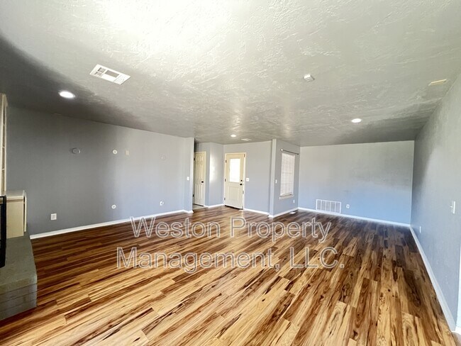 Building Photo - 10408 Blue Spruce Rd