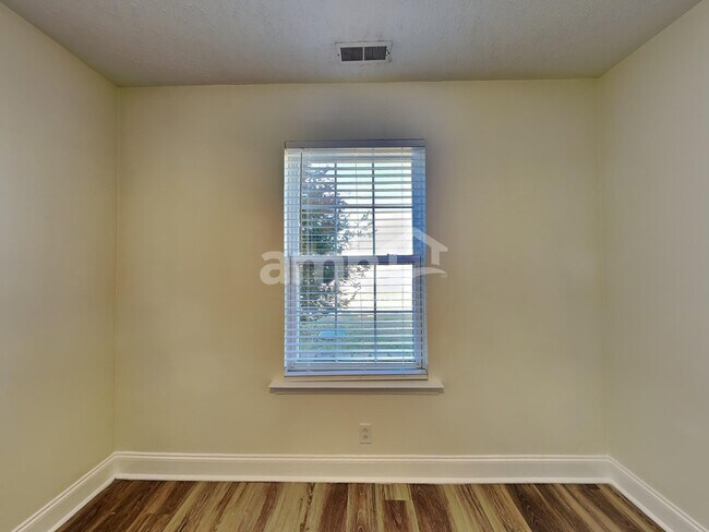 Building Photo - 1117 Mantle Way