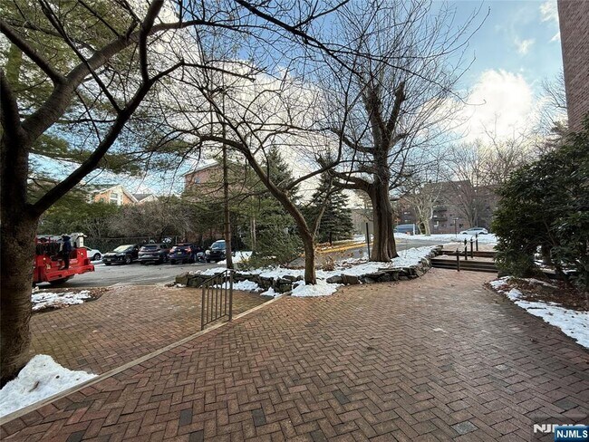 Building Photo - 3091 Edwin Ave