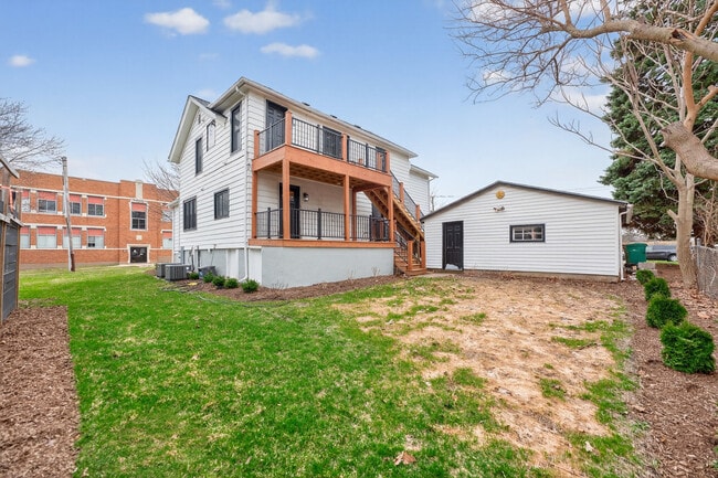 Building Photo - 305 W Exchange St