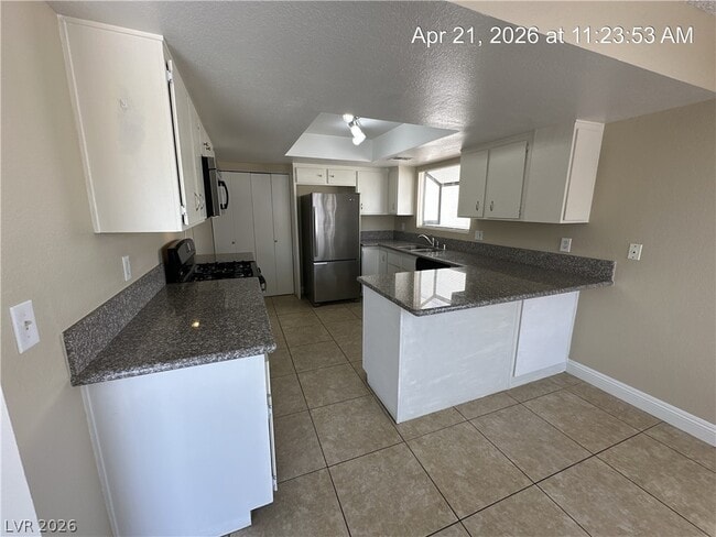 Building Photo - 329 Chastine St