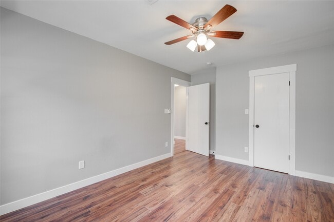 Building Photo - 966 Redway Ln