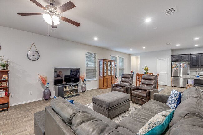 Building Photo - 3315 Celestial Ln