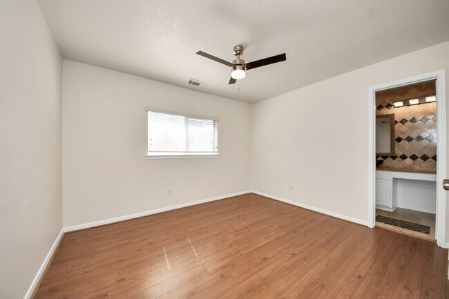Building Photo - 6950 Sterling Meadow Dr