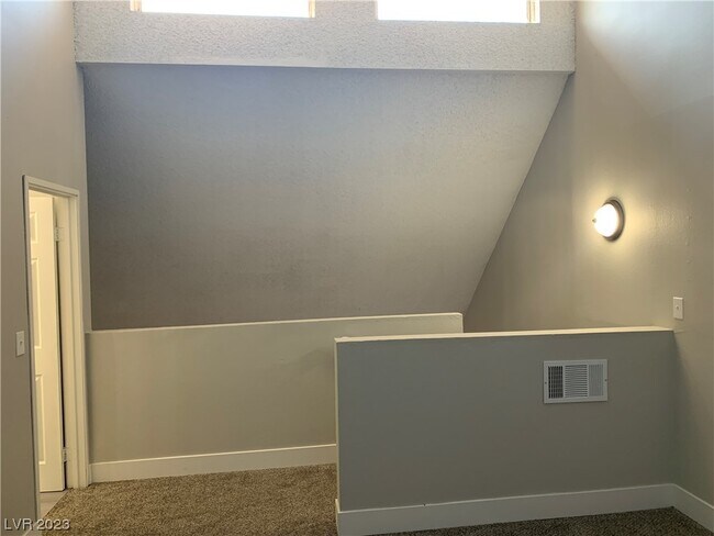 Building Photo - 5187 Garden Ln