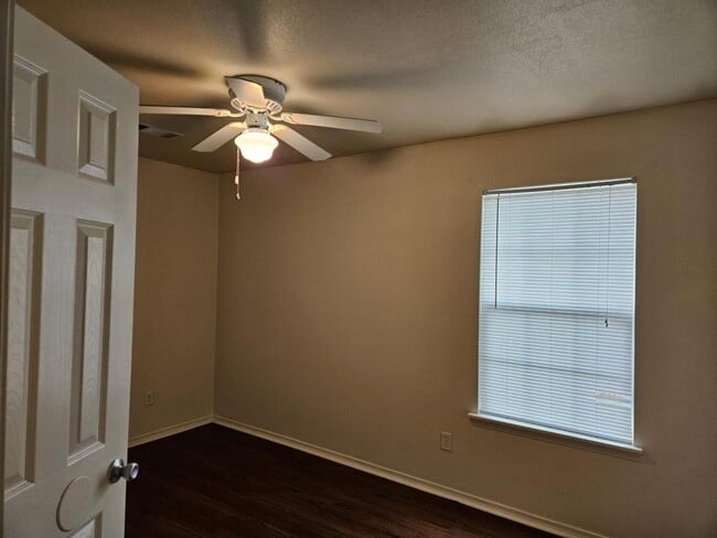 Building Photo - 2301 Talladega St