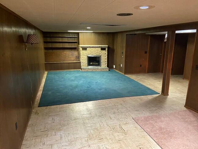 FINISHED BSMT W/FIREPLACE - 1643 Fairview Ave