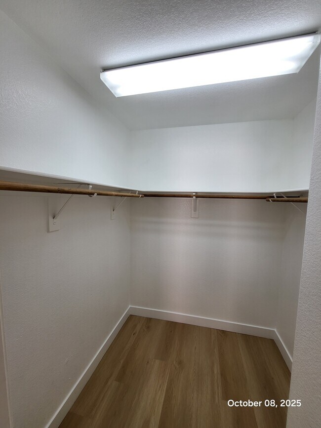 Building Photo - 9986 Shallot Ct