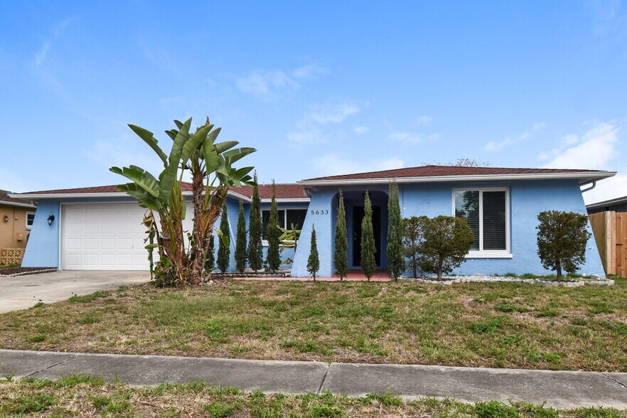 Primary Photo - 5633 Mirada Dr