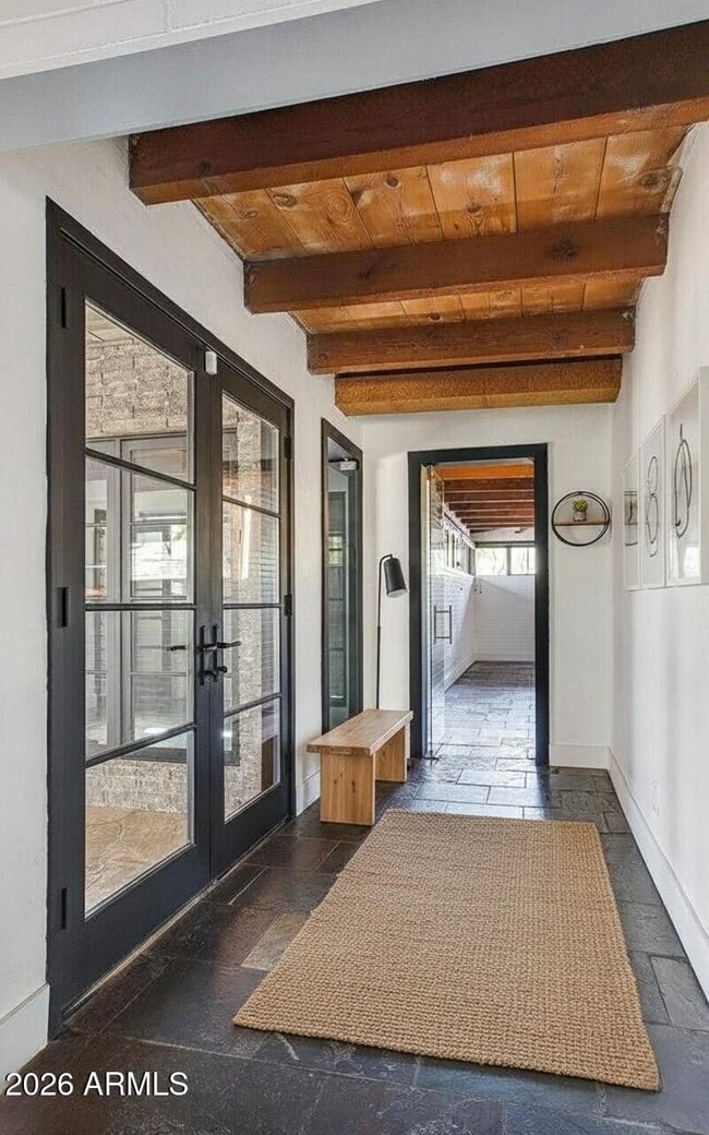 Building Photo - 902 W Verde Ln