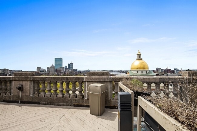 Building Photo - 21 Beacon St