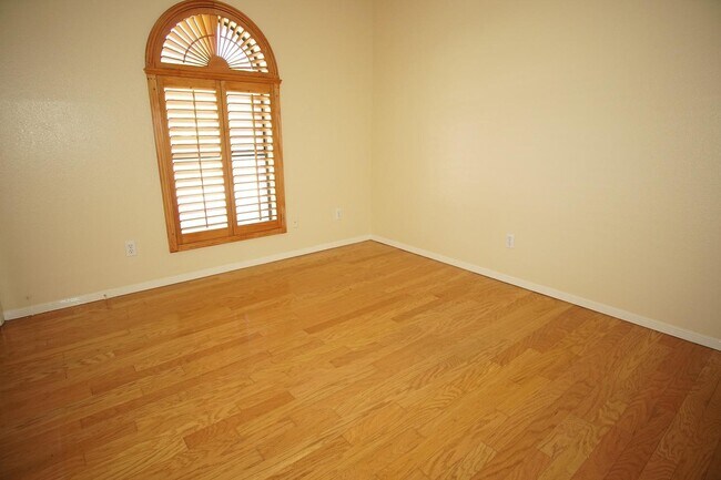 Building Photo - 6937 Villa Hermosa Dr
