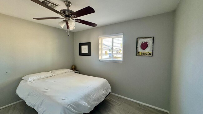 Building Photo - Renovated 4 Bedroom, 2 Bathroom Home in a Prime Phoenix Location!